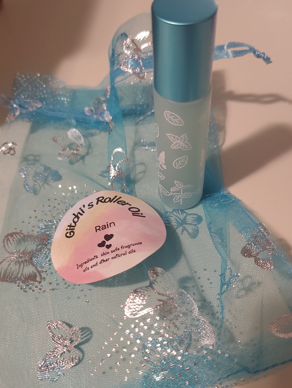 — Rain Scented Body Oil  Roller